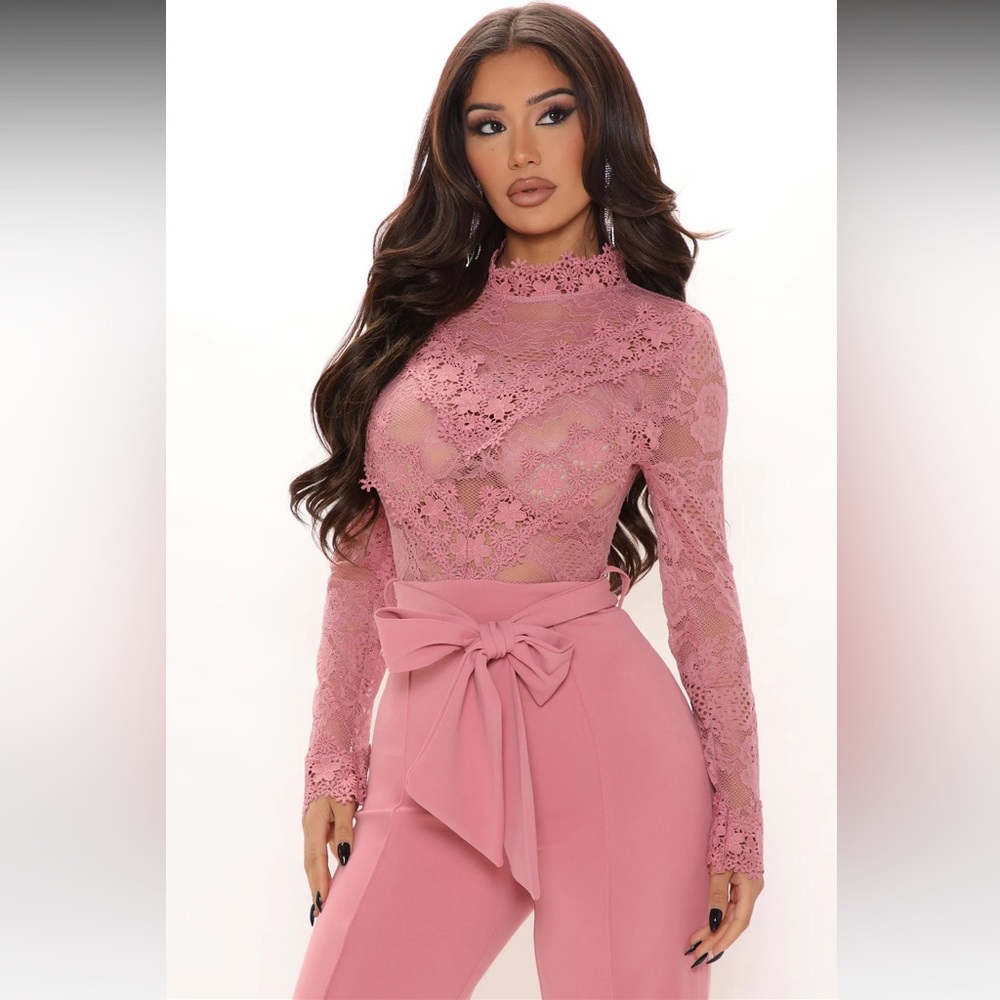 Pink lace jumpsuit size M